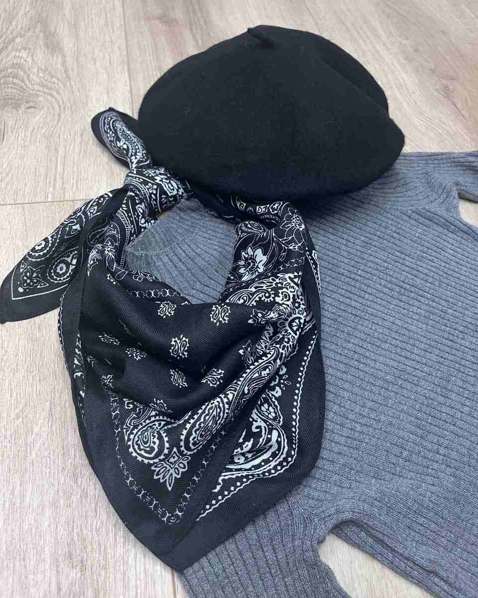 Pañuelo negro