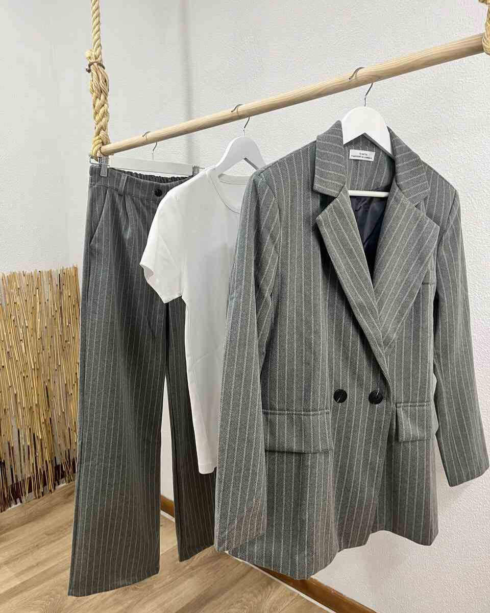 Americana gris