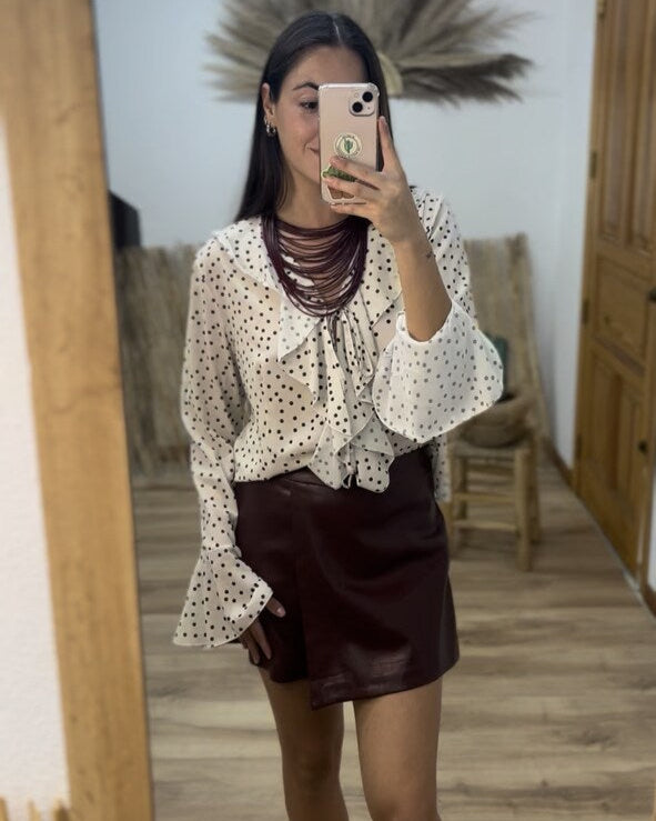 Blusa blanca lunares