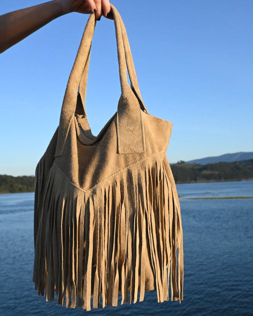 Bolso de hombros fleco beige