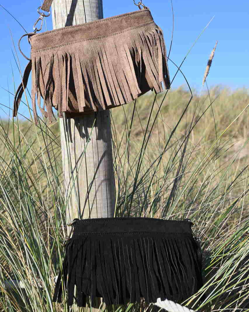 Bolso pequeño flecos negro