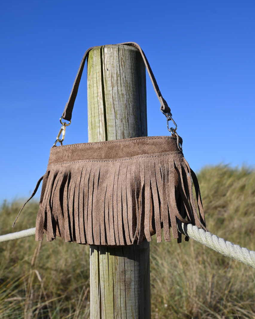 Bolso pequeño flecos beige