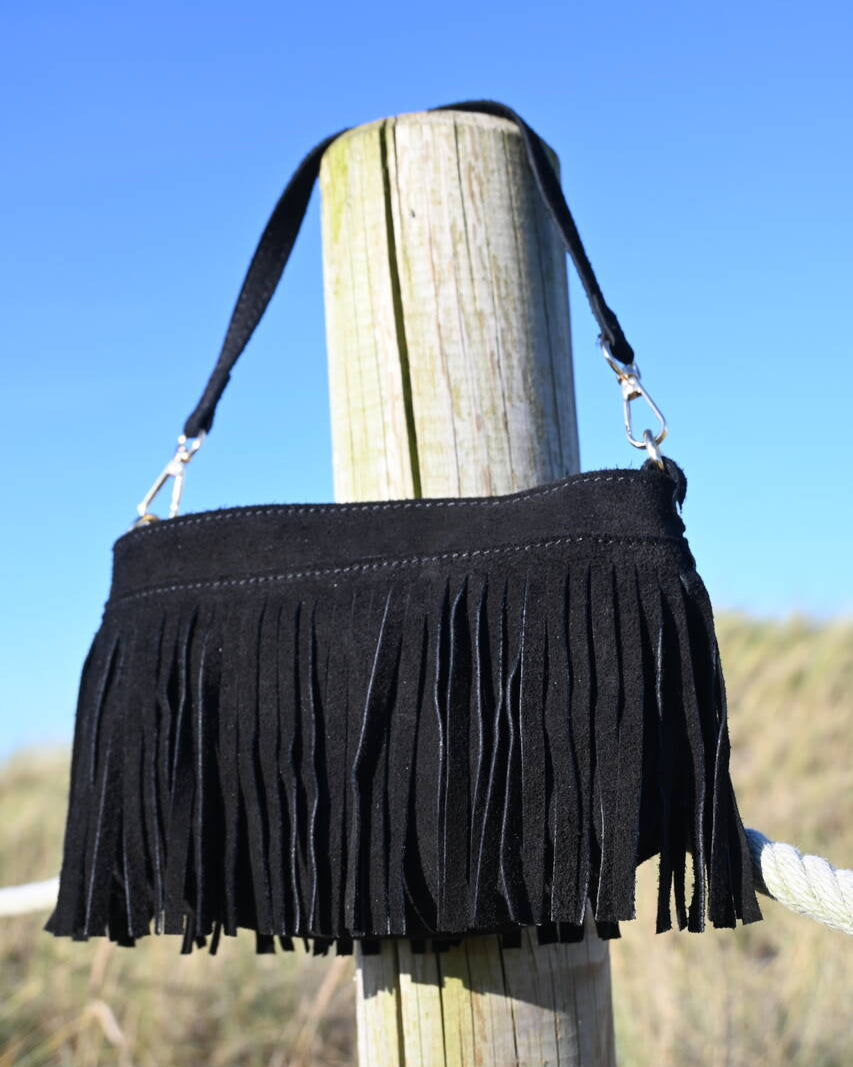 Bolso pequeño flecos negro