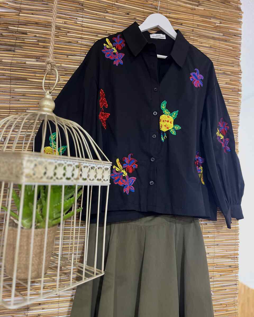 Camisa bordada