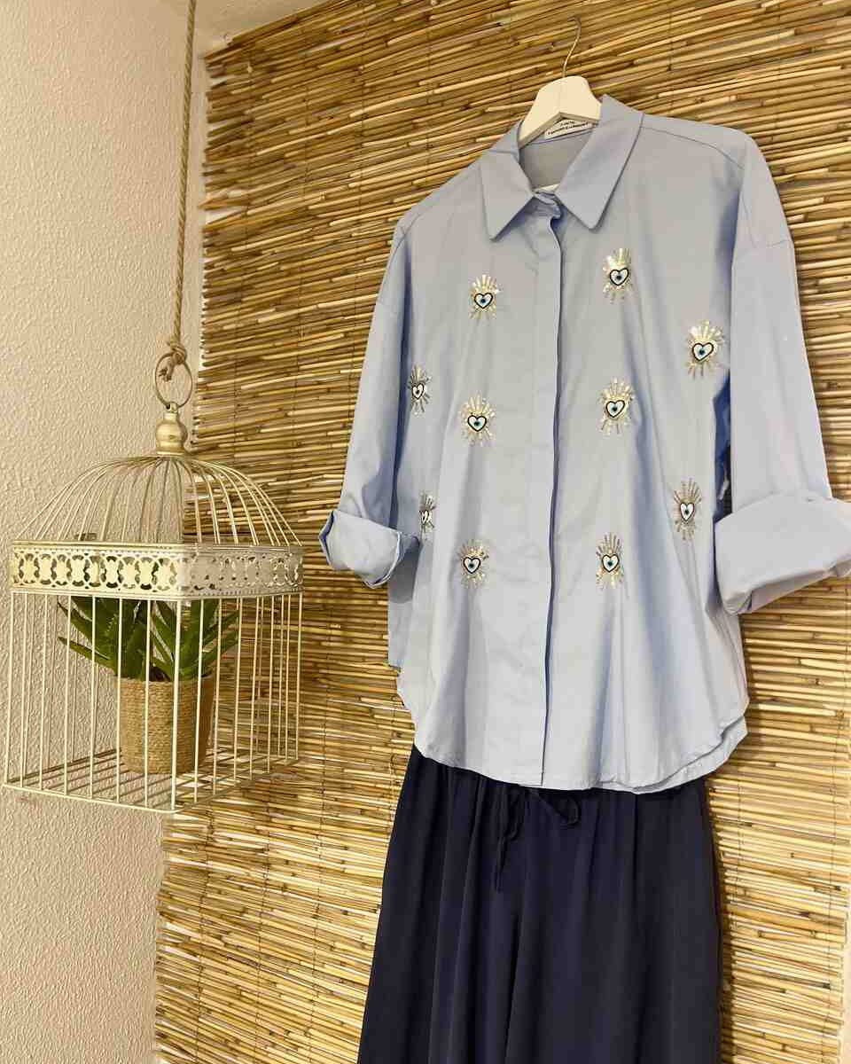 Camisa ojos azul
