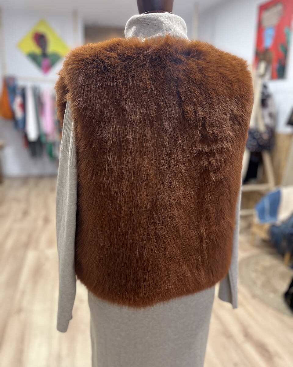 Chaleco pelo teja