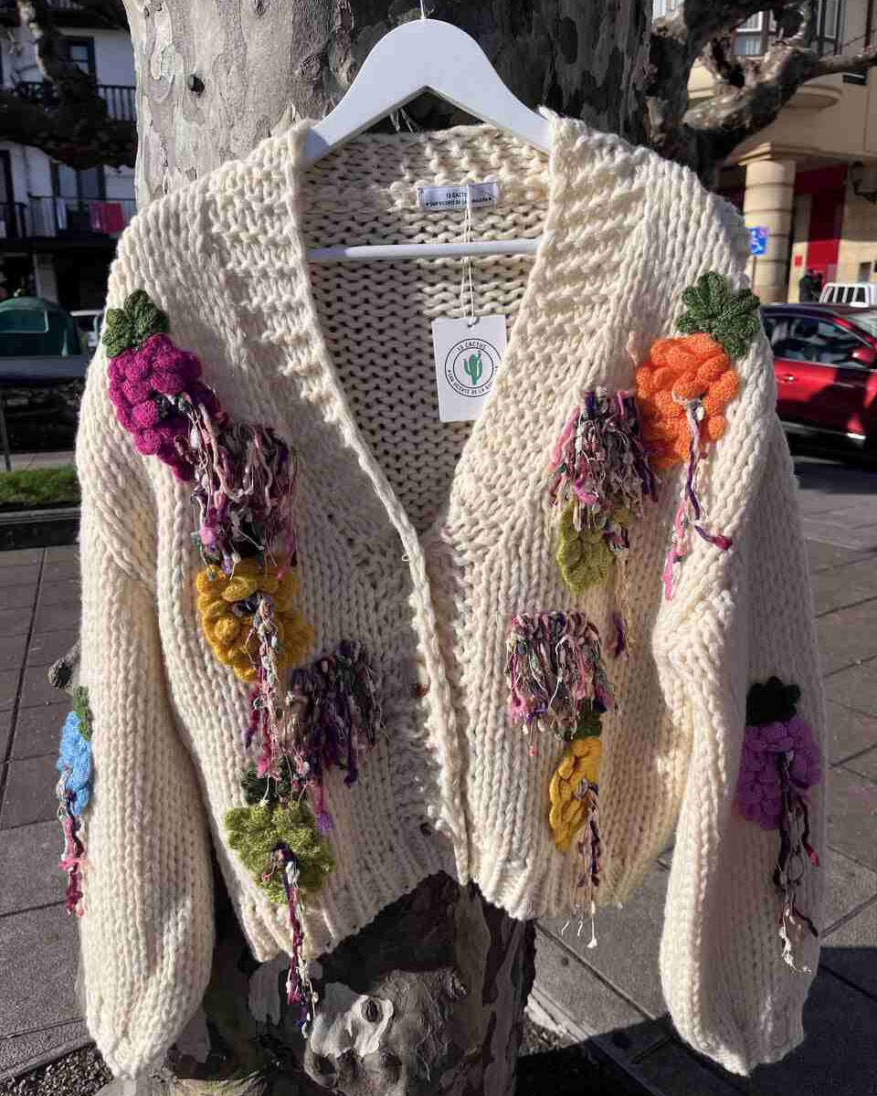 Chaqueta punto flores