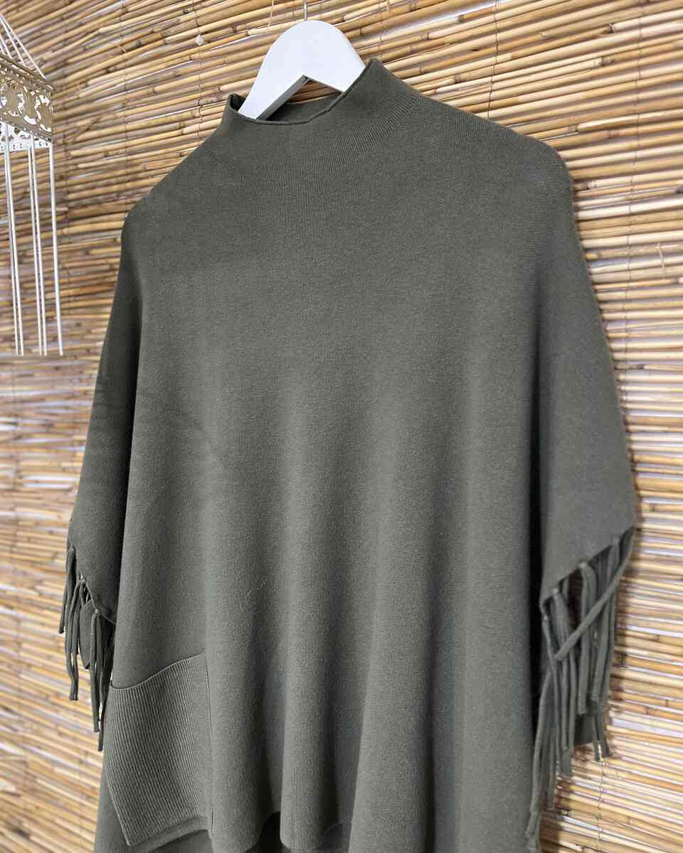 Poncho verde flecos