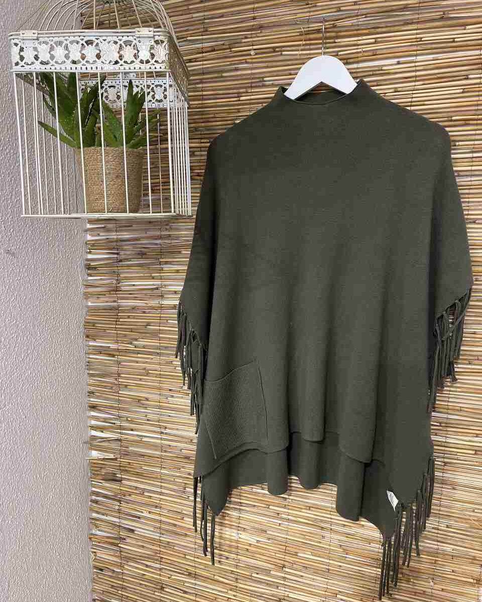 Poncho verde flecos