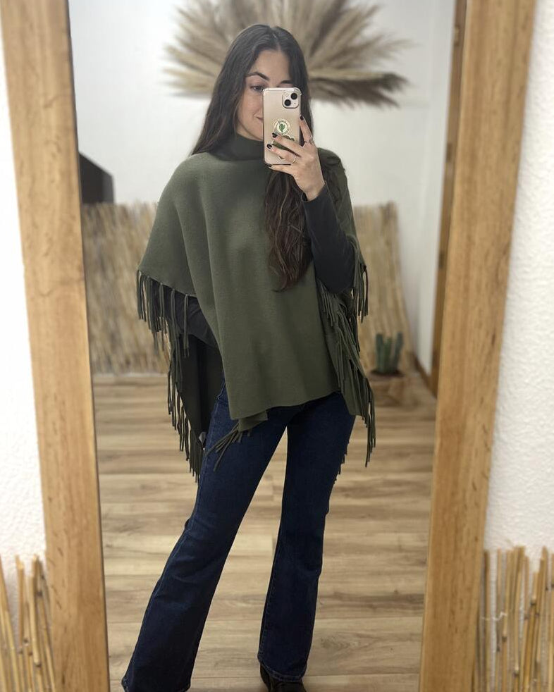 Poncho verde flecos