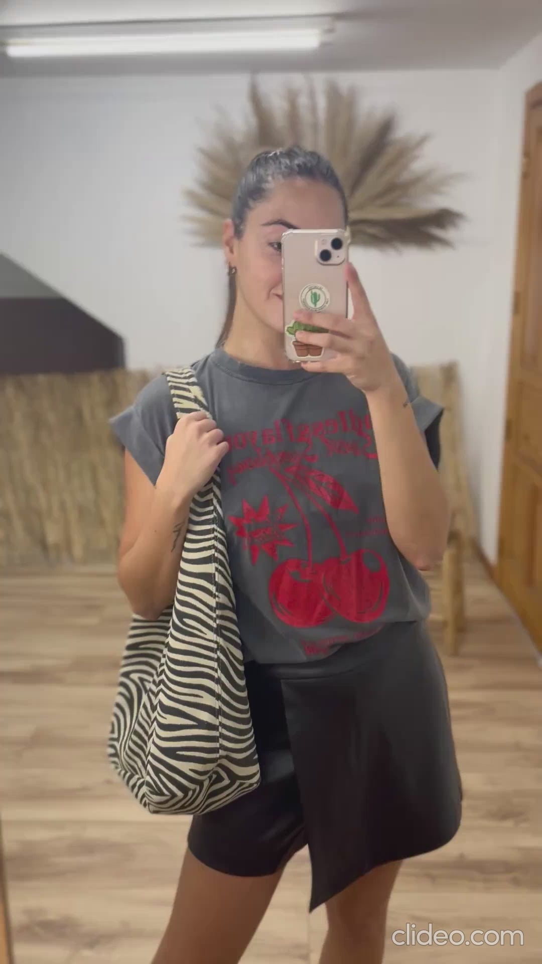 Camiseta cerezas